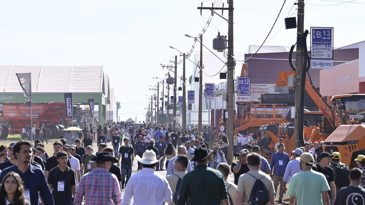 Agrishow 2026 reforça resiliência do setor e mobiliza agenda estratégica da ABAG